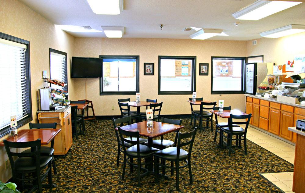 Comfort Inn & Suites Near Route 66 Λίνκολν Εξωτερικό φωτογραφία